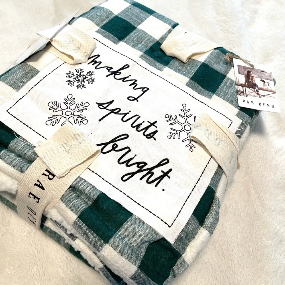 NWT Rae Dunn MAKING SPIRITS BRIGHT Buffalo Check Sherpa Blanket Throw